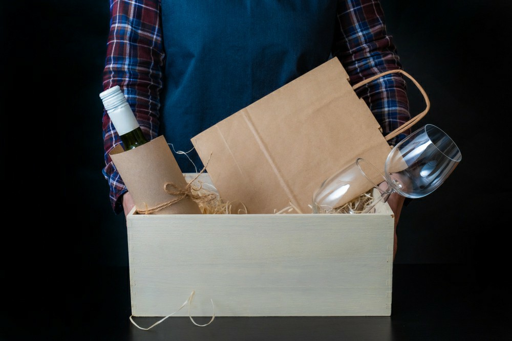 Safe Manual Handling for Manufacturing Workers - Obtain Your Manual Handling Certificate Online - Manual Handling Training Article