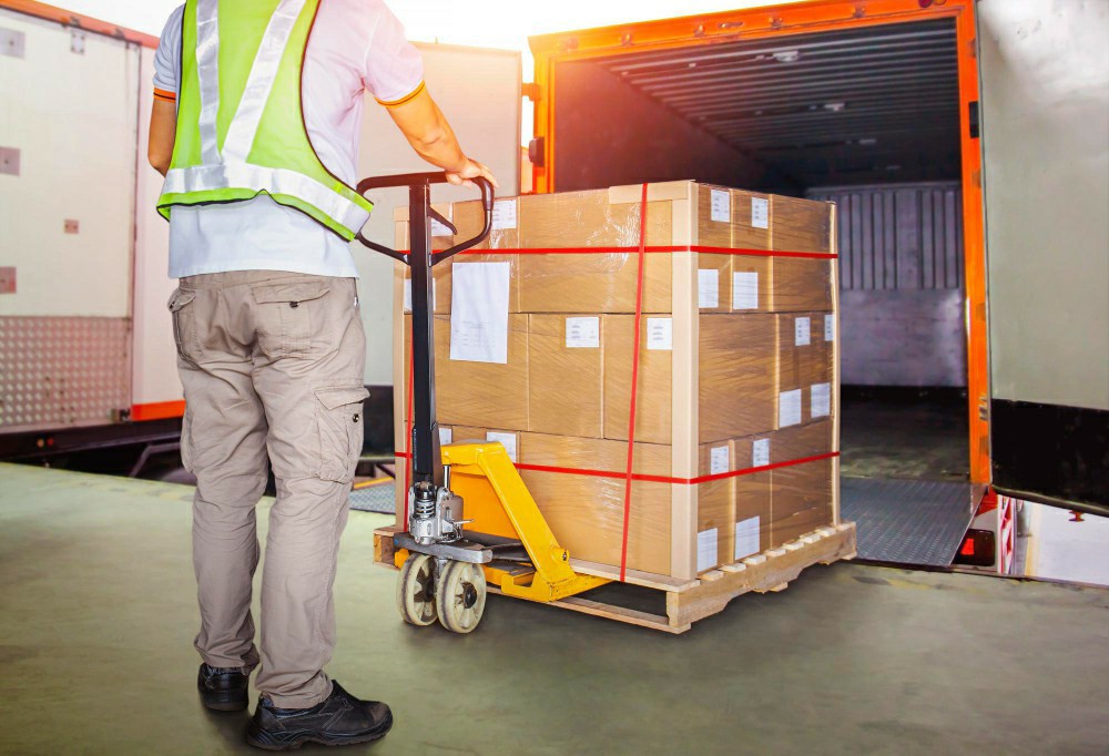 FREE Online Manual Handling Course in London: Master Safety Techniques - Manual Handling Training Article
