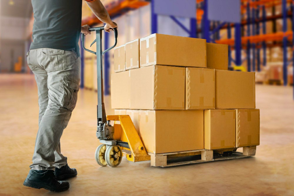 Safe Lifting Techniques: Your Online Manual Handling Course in Leeds - Manual Handling Training Article
