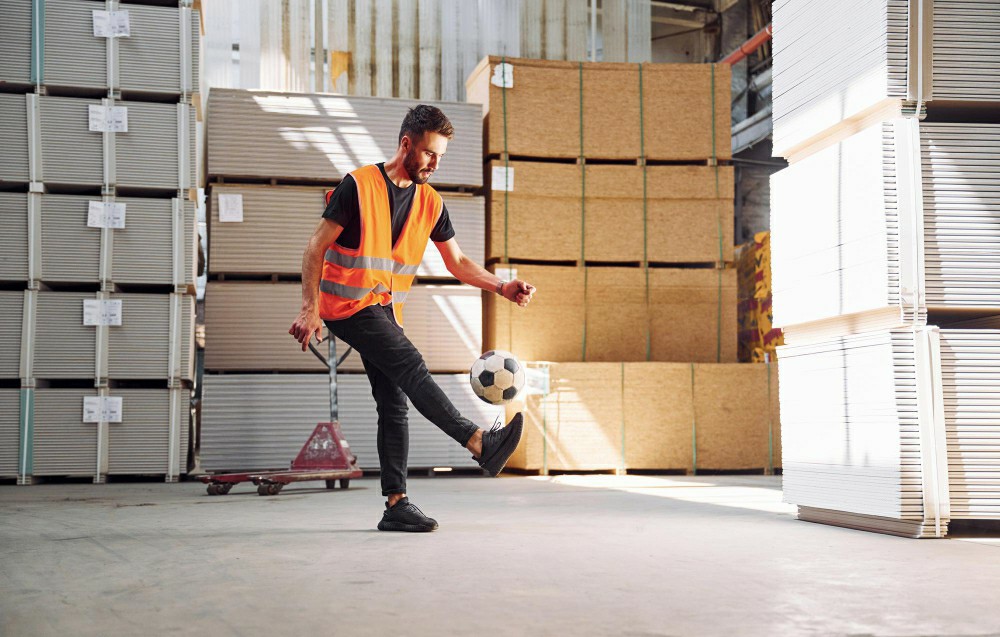 The Essential Guide to Manual Handling Training Online in the UK - Manual Handling Training Article