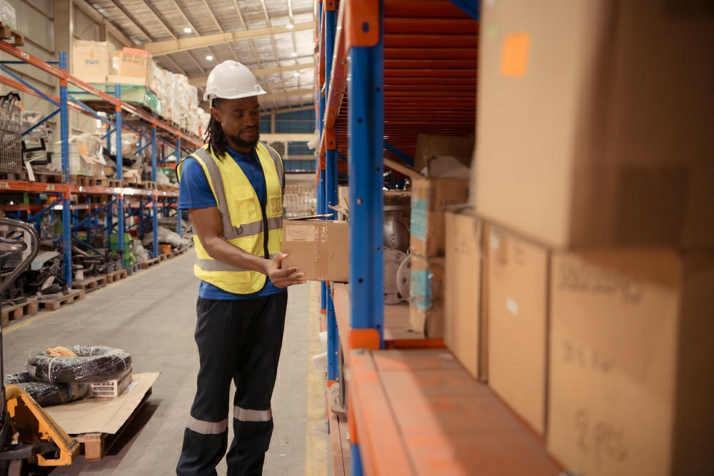 Navigating Your Career: The Value of a Manual Handling Course Online in the UK - Manual Handling Training Article