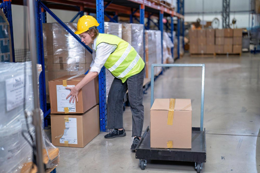 Unlocking the Benefits of a Free Online Manual Handling Course in the UK - Manual Handling Training Article