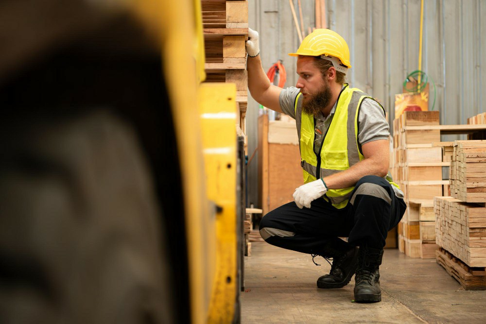 Maximize Workplace Safety with Online Manual Handling Training in the UK - Manual Handling Training Article