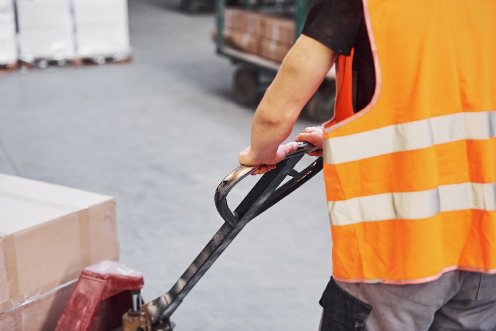The Essential Guide to Manual Handling Training and Workplace Safety - Manual Handling Training Article