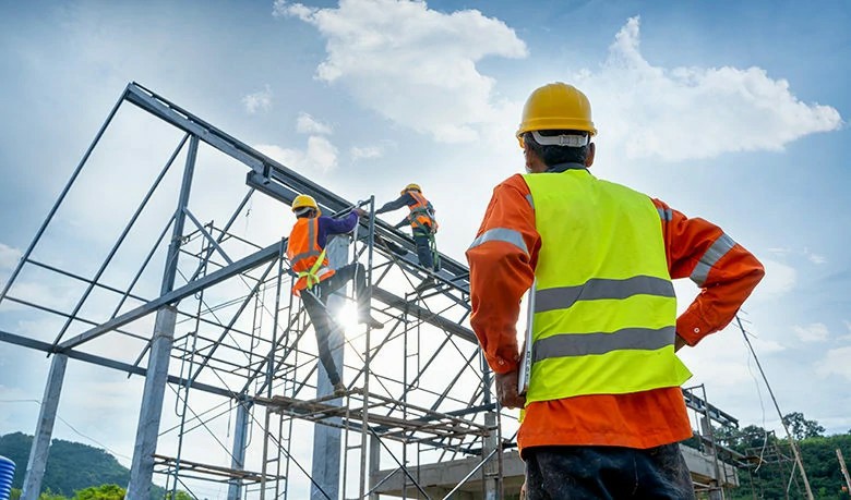 Why Effective Communication is Key to Working at Heights Safety - Manual Handling Training Article