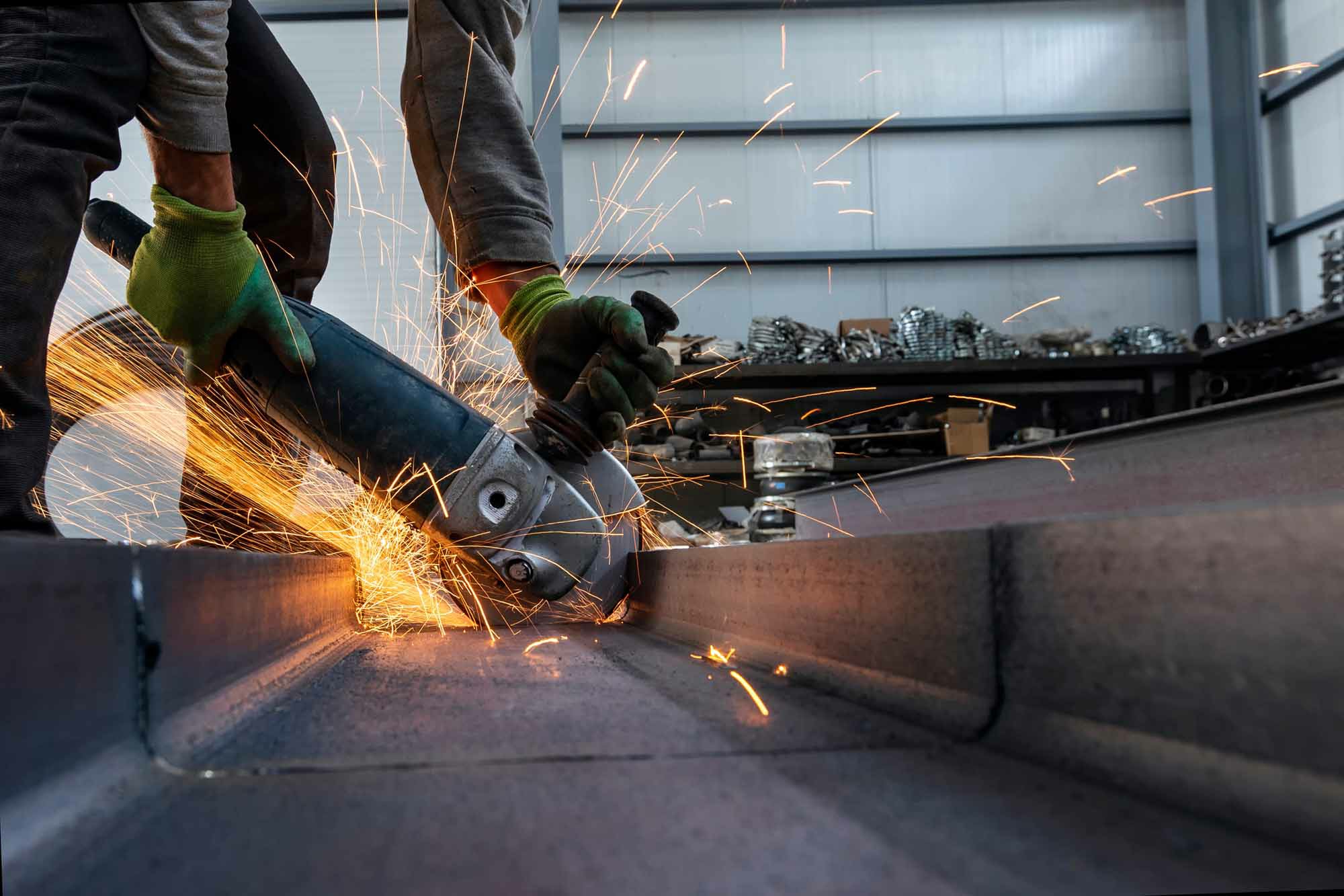 Exploring the Best of Abrasive Wheels Training: Online vs. In-Person in the UK - Manual Handling Training Article