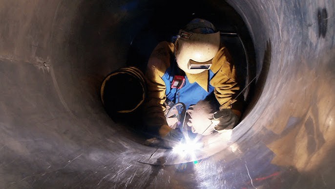 Unlock the Secrets to Confined Space Safety: Online Risk Assessment Training in the UK - Manual Handling Training Article