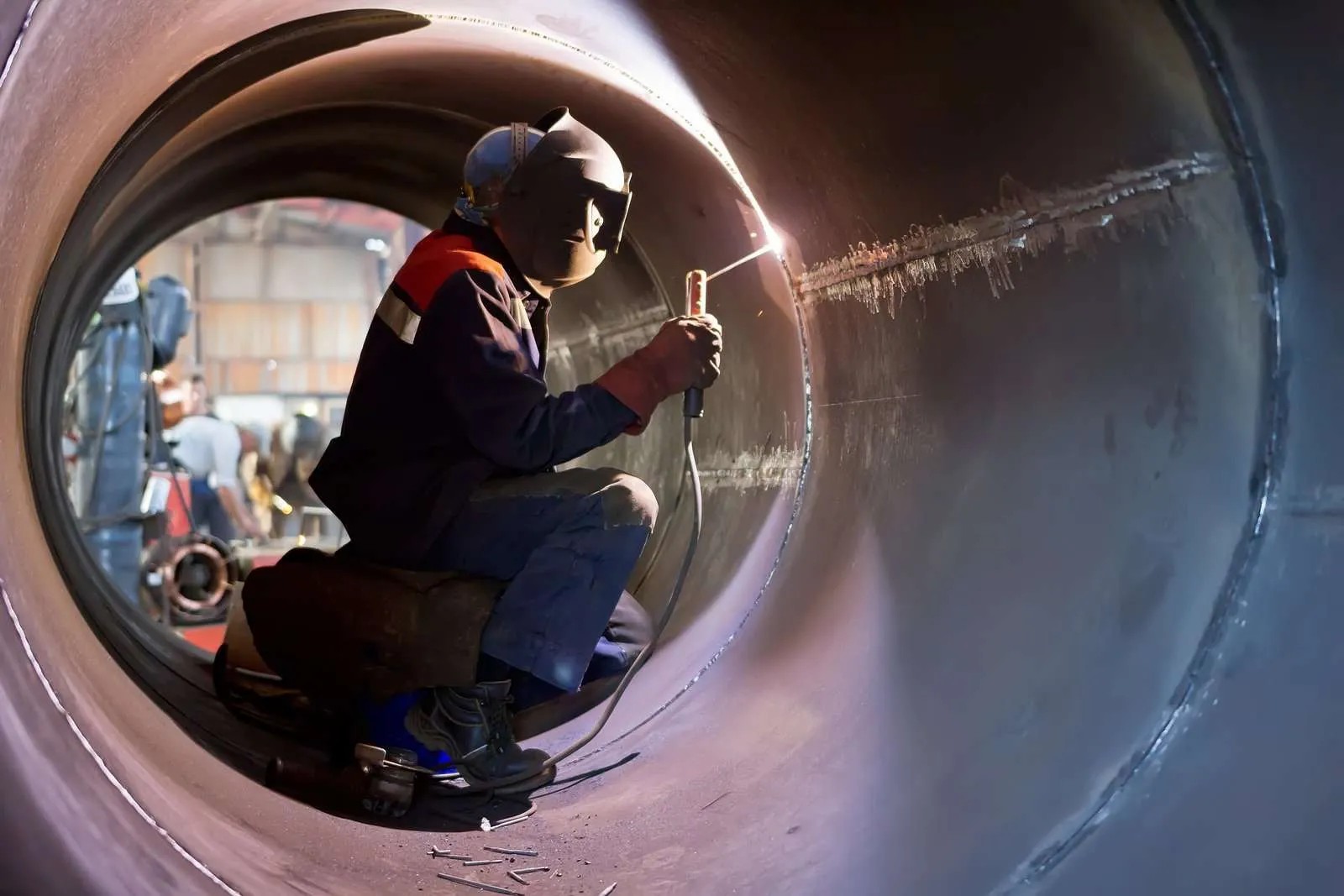 Unlock Safe Work Practices: Online Confined Space Entry Certification in the UK - Manual Handling Training Article